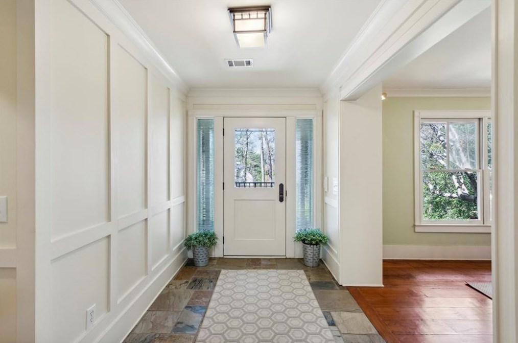 2979 Sequoyah Dr, Atlanta GA 30327-1807 exterior