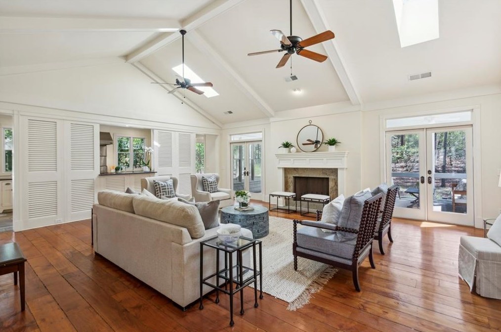 2979 Sequoyah Dr, Atlanta GA 30327-1807 exterior