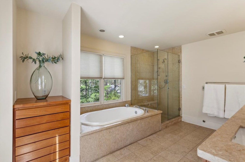 2979 Sequoyah Dr, Atlanta GA 30327-1807 exterior