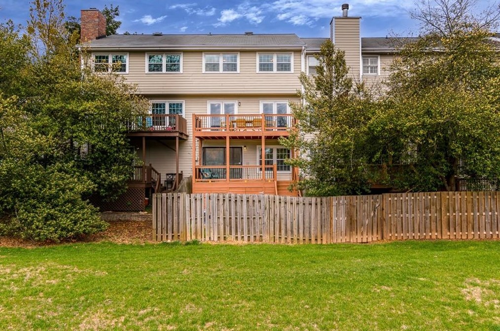 2666 Farmstead Rd, Smyrna GA  30080-2618 exterior