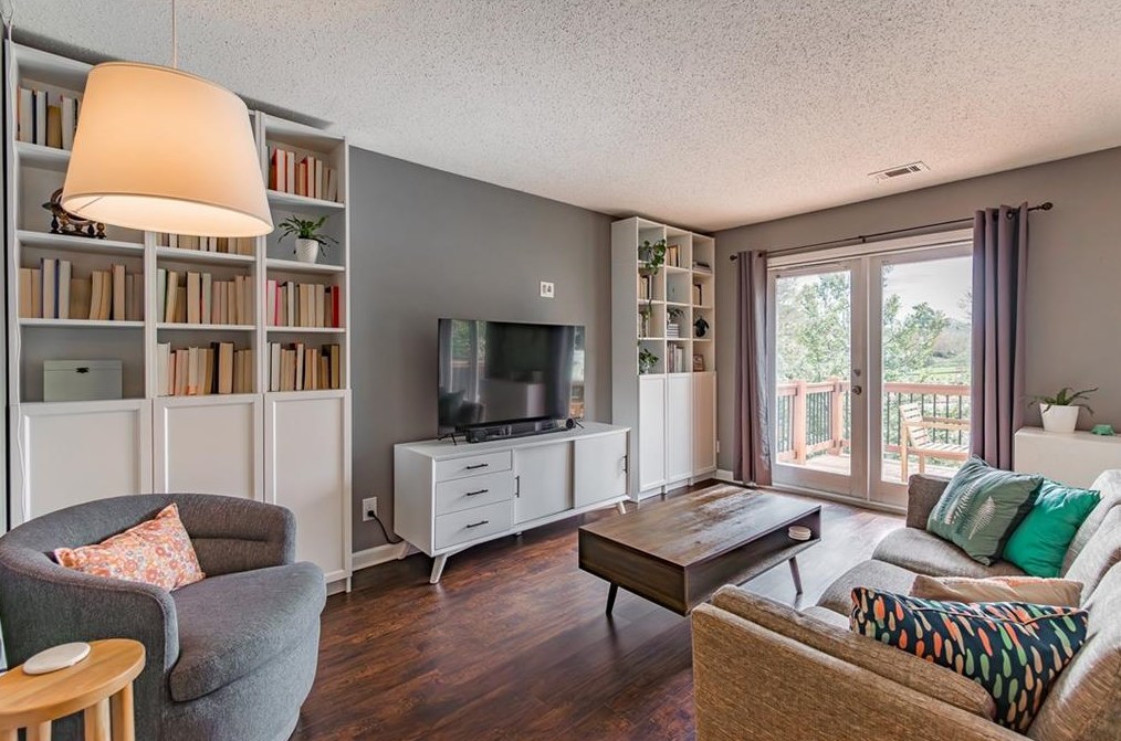 2666 Farmstead Rd, Smyrna GA  30080-2618 exterior