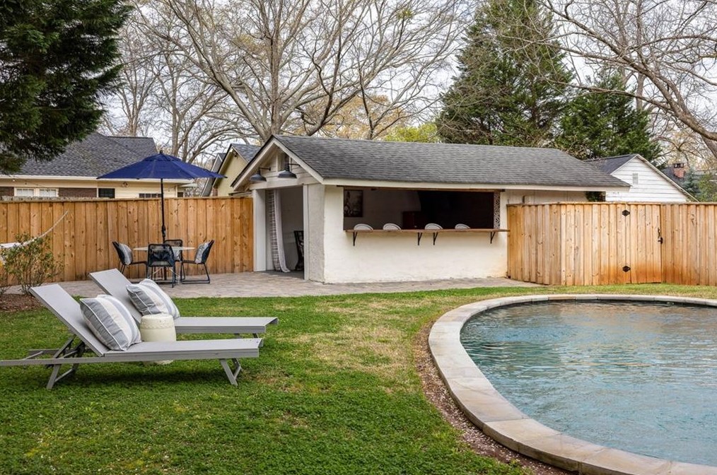 492 Hardendorf Ave, Atlanta GA 30307-1716 exterior