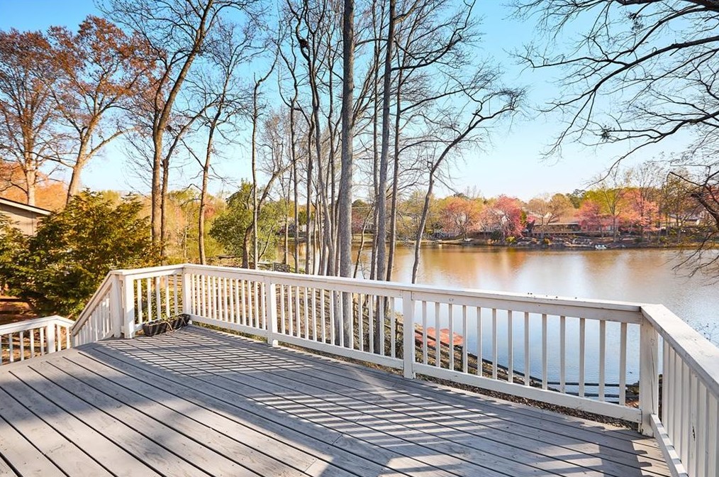 2825 Landington Way, Duluth GA  30096-4209 exterior