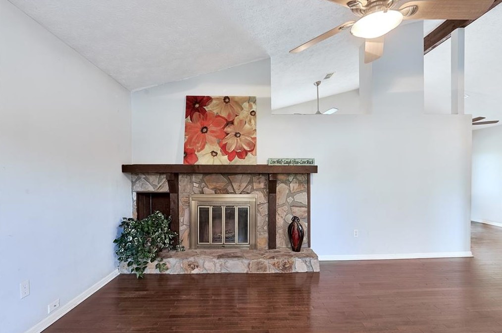 2825 Landington Way, Duluth GA  30096-4209 exterior