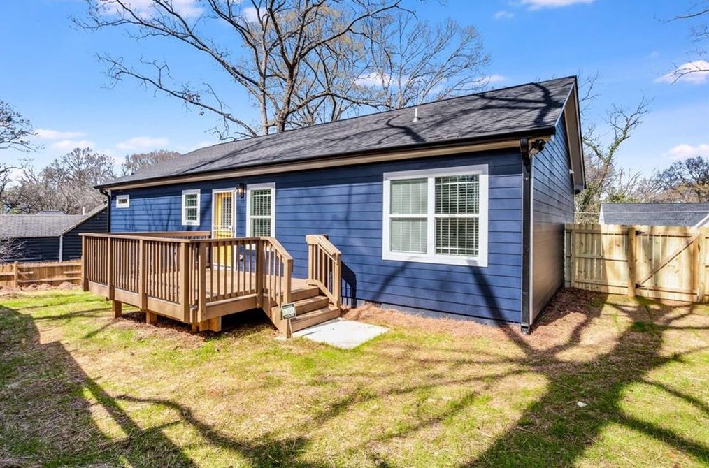 1107 Oak Knl Ter, Atlanta GA  30315-5213 exterior