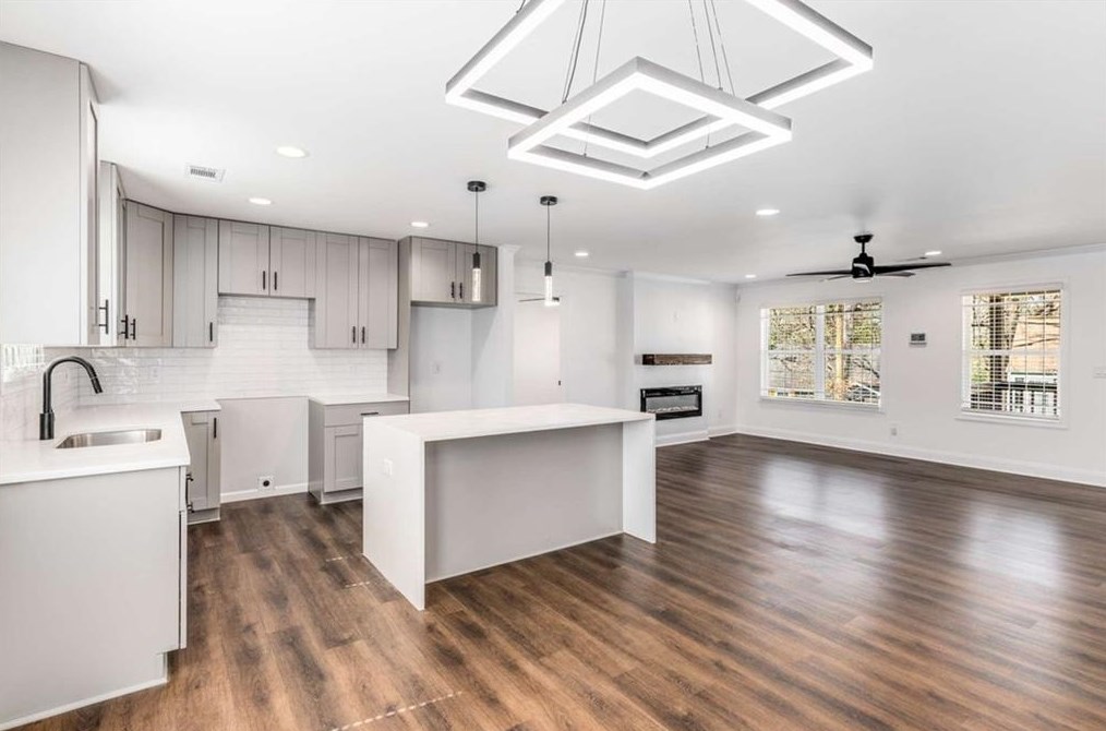 1107 Oak Knl Ter, Atlanta GA  30315-5213 exterior