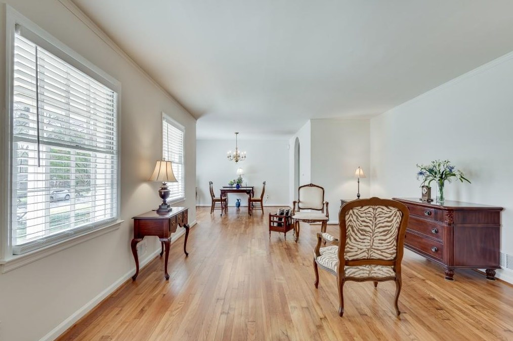 1174 Mayfield Dr, Decatur GA  30033-3333 exterior