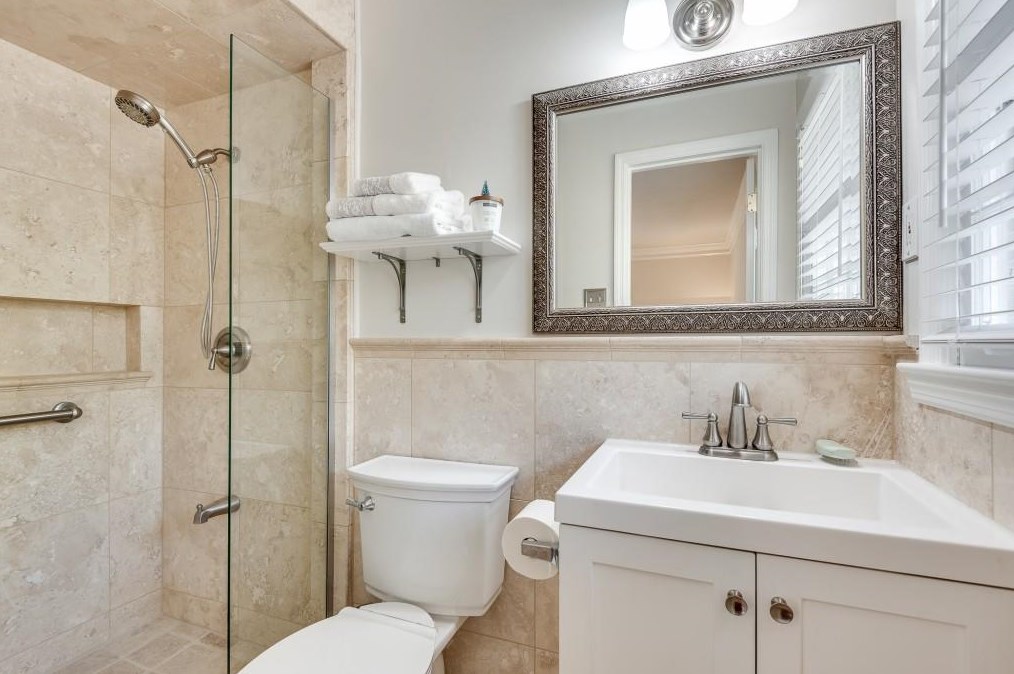 1174 Mayfield Dr, Decatur GA  30033-3333 exterior