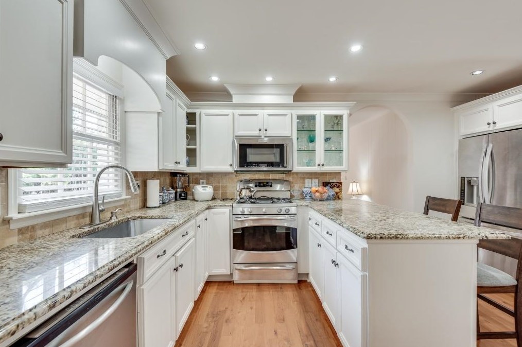 1174 Mayfield Dr, Decatur GA  30033-3333 exterior