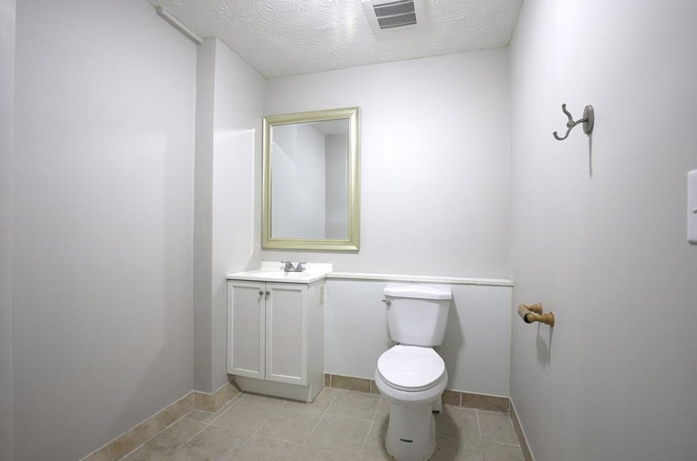 220 Abbotts Mill Dr, Duluth GA  30097-8424 exterior