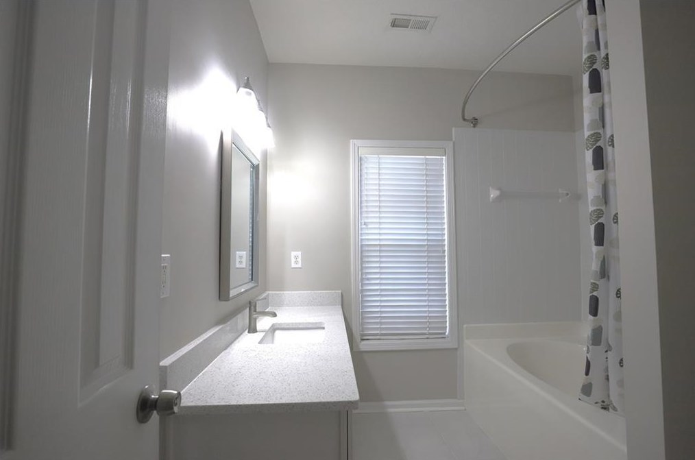 220 Abbotts Mill Dr, Duluth GA  30097-8424 exterior