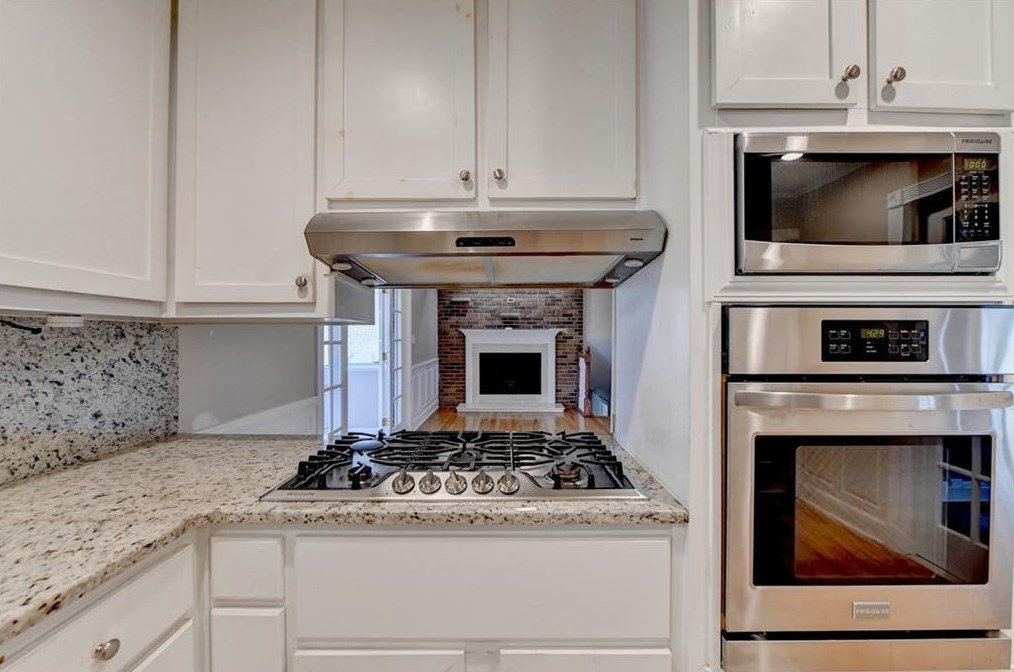 3491 Revere Rd, Atlanta GA  30331-2327 exterior