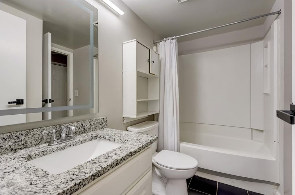 845 Regal Path Ln, Decatur GA  30030-4180 exterior