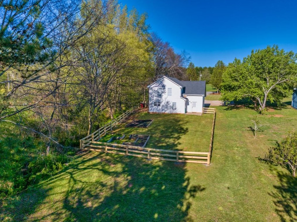 1121 Lewis Roberts Rd, Jefferson GA  30549-4028 exterior