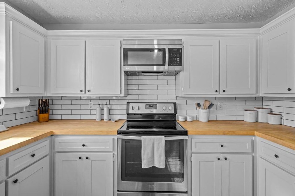 1121 Lewis Roberts Rd, Jefferson GA  30549-4028 exterior
