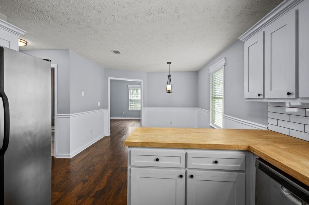 1121 Lewis Roberts Rd, Jefferson GA  30549-4028 exterior