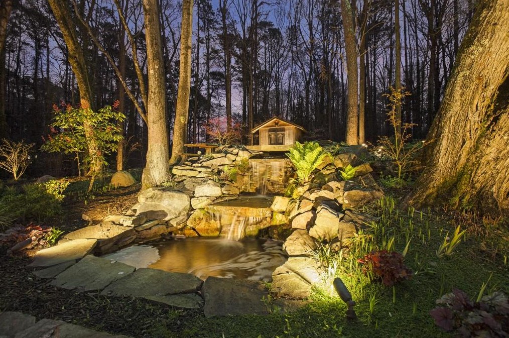 7265 Hunters Branch Dr, Atlanta GA  30328-1718 exterior