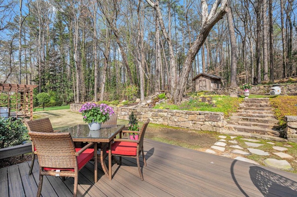7265 Hunters Branch Dr, Atlanta GA  30328-1718 exterior