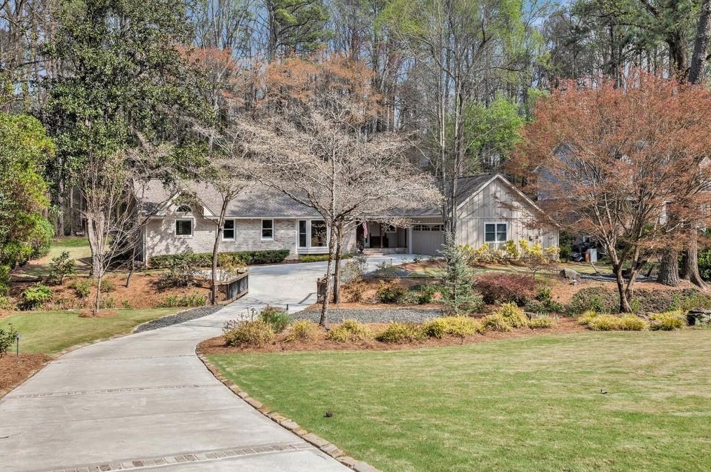7265 Hunters Branch Dr, Atlanta GA  30328-1718 exterior