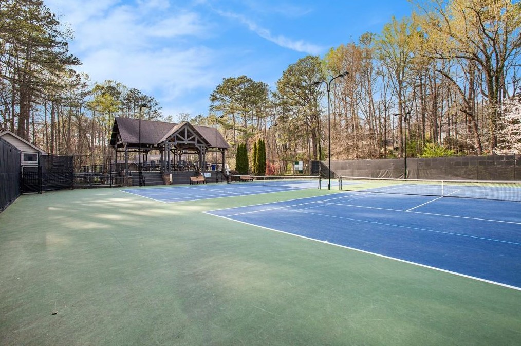 7265 Hunters Branch Dr, Atlanta GA  30328-1718 exterior