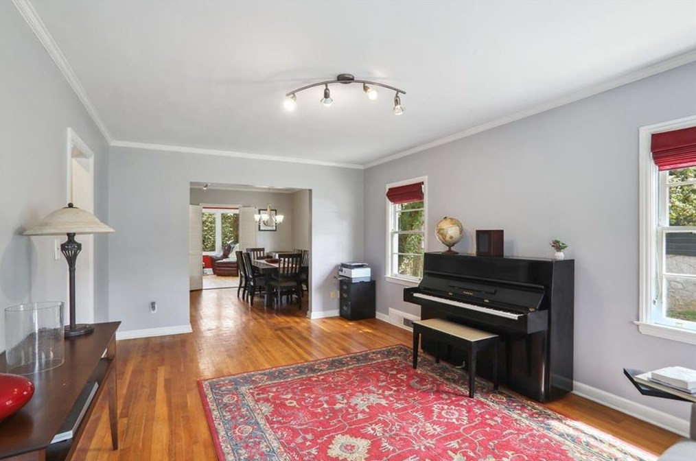 153 Ridley Cir, Decatur GA  30030-1118 exterior