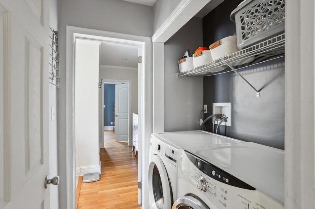 153 Ridley Cir, Decatur GA  30030-1118 exterior