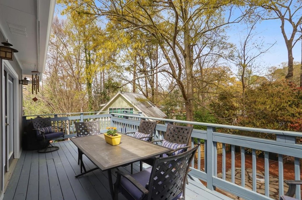 153 Ridley Cir, Decatur GA  30030-1118 exterior