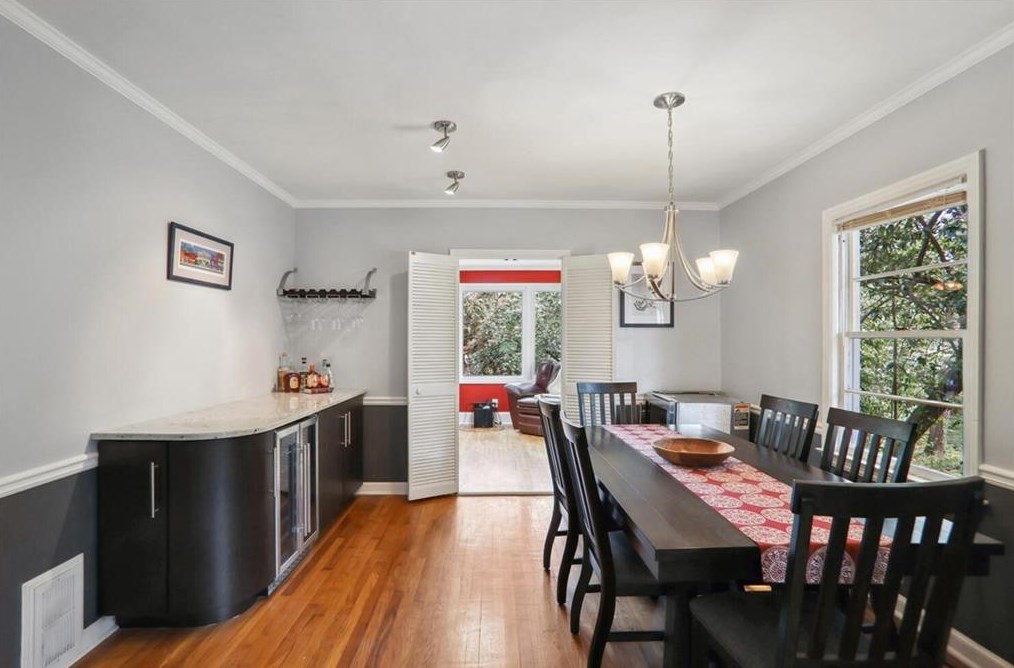 153 Ridley Cir, Decatur GA  30030-1118 exterior