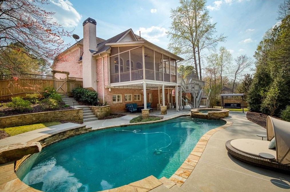 2020 Brooke Forest Ct, Alpharetta GA  30022-3418 exterior