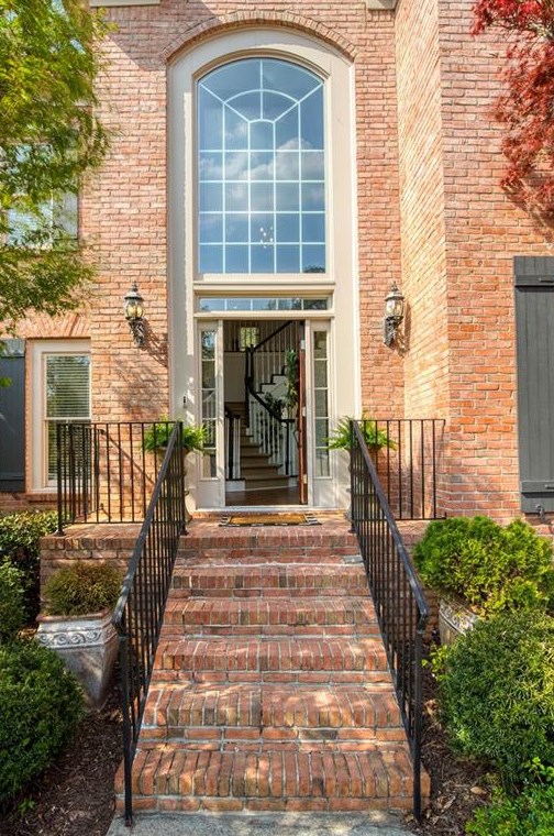 2020 Brooke Forest Ct, Alpharetta GA  30022-3418 exterior