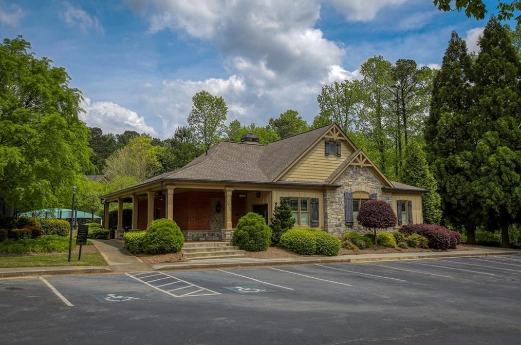 2020 Brooke Forest Ct, Alpharetta GA  30022-3418 exterior