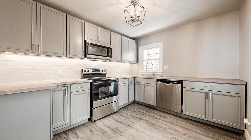 1802 Ledo Ave, Decatur GA  30035-1653 exterior