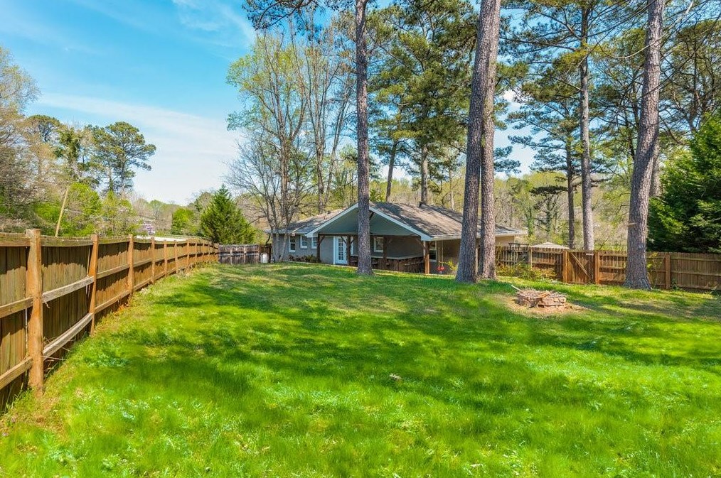 621 Heathmoor Pl, Decatur GA  30032-1707 exterior