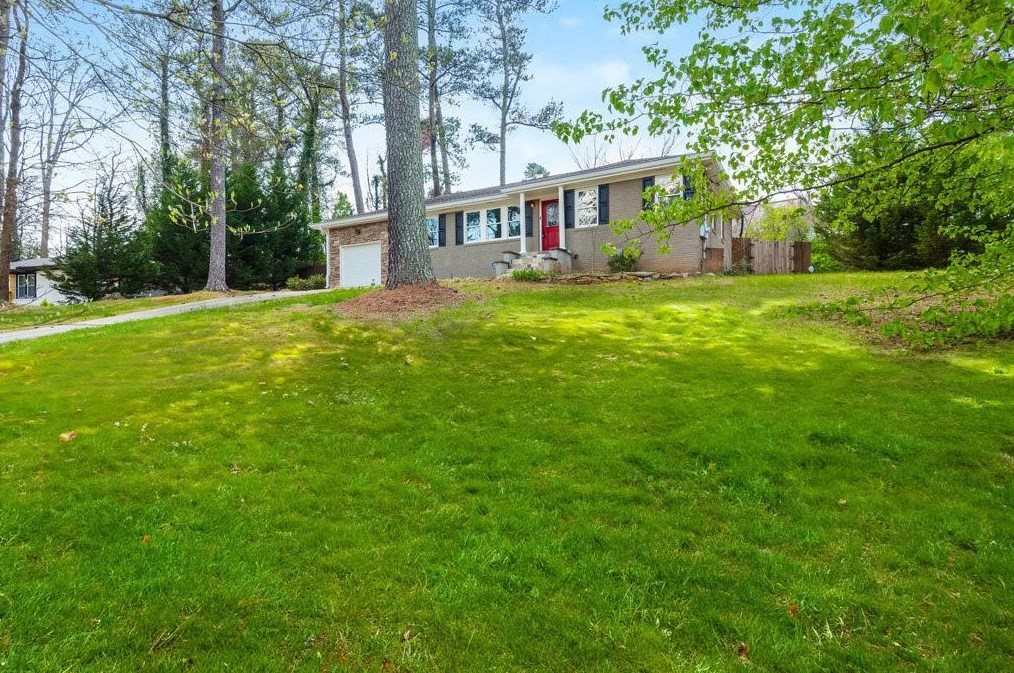 621 Heathmoor Pl, Decatur GA  30032-1707 exterior