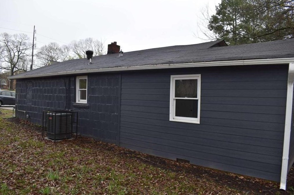 266 Hamilton E Holmes Dr, Atlanta GA  30318-7413 exterior