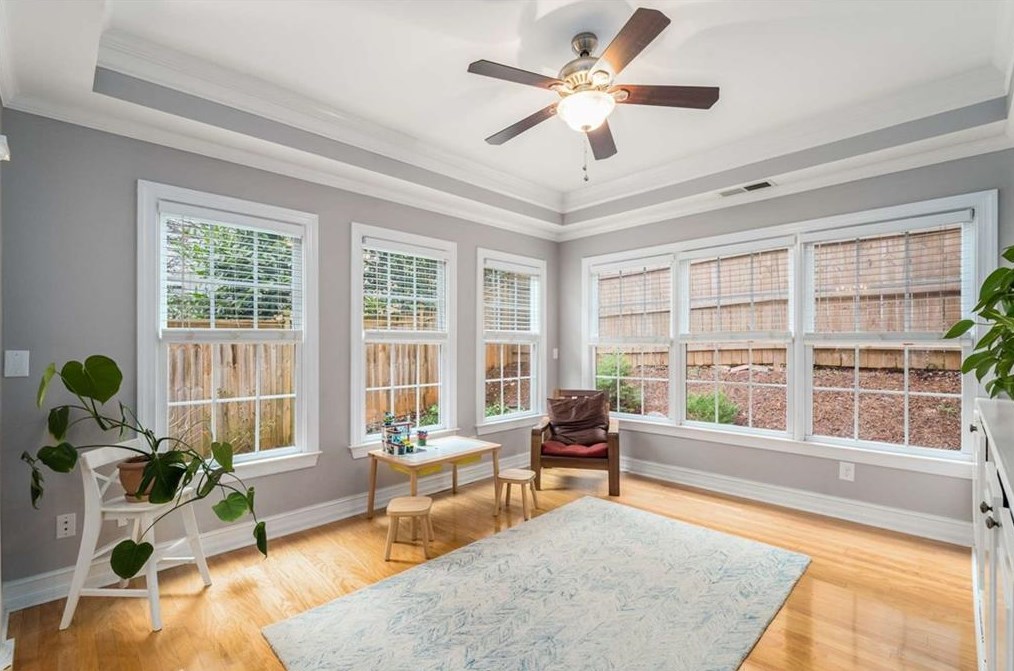 6 Woodland Ct, Decatur GA  30030-2776 exterior