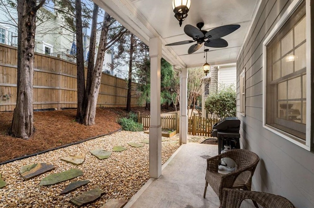 6 Woodland Ct, Decatur GA  30030-2776 exterior