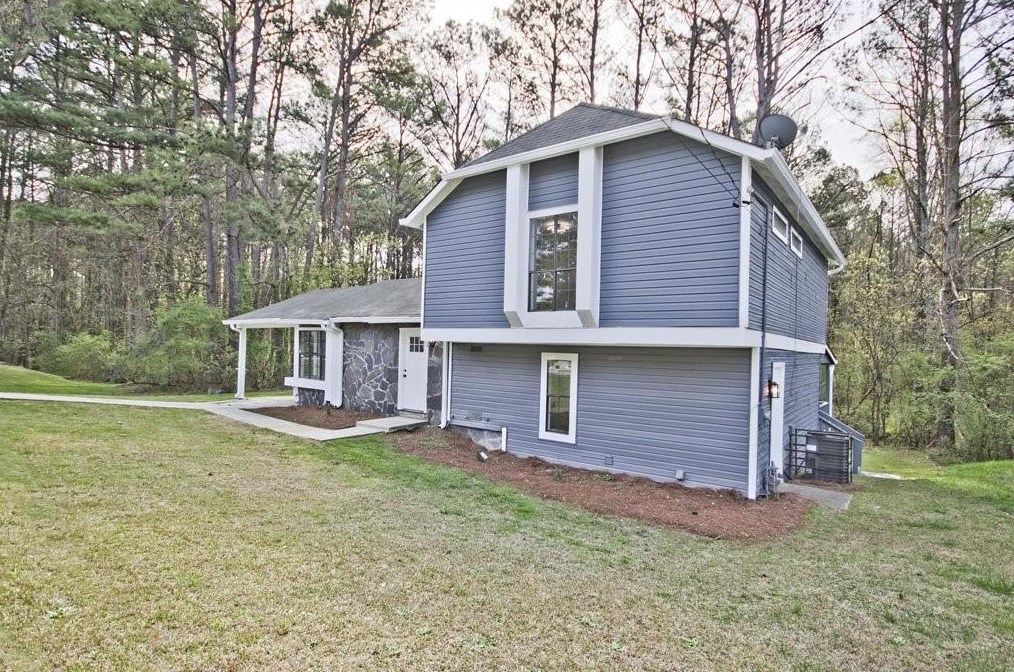 551 Utoy Cir, Atlanta GA  30331-4335 exterior