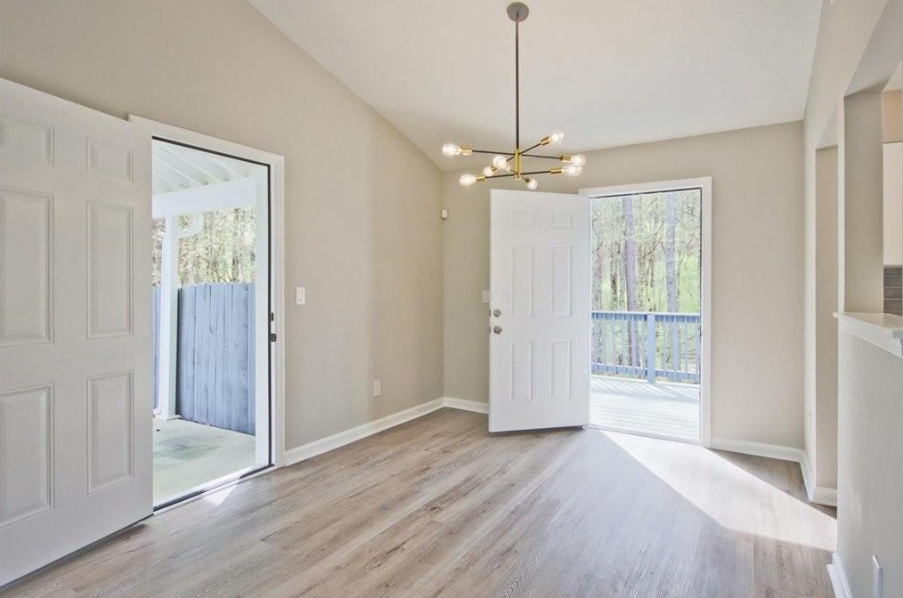 551 Utoy Cir, Atlanta GA  30331-4335 exterior