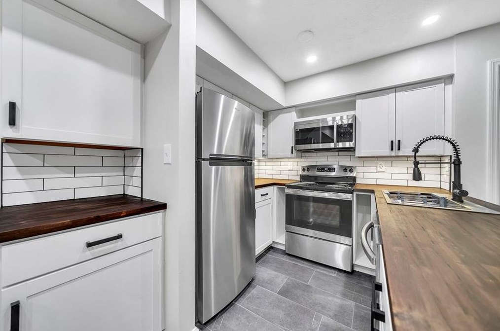 2041 Brian Way, Decatur GA  30033-3824 exterior