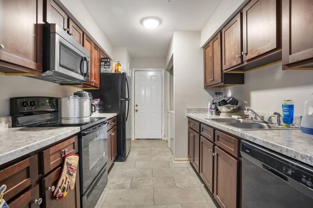 2950 Parc Lorraine, Lithonia GA 30038-1911 exterior