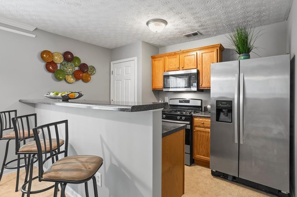 4030 Riverside Pkwy, Decatur GA  30034-6799 exterior