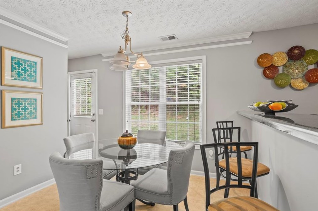 4030 Riverside Pkwy, Decatur GA  30034-6799 exterior