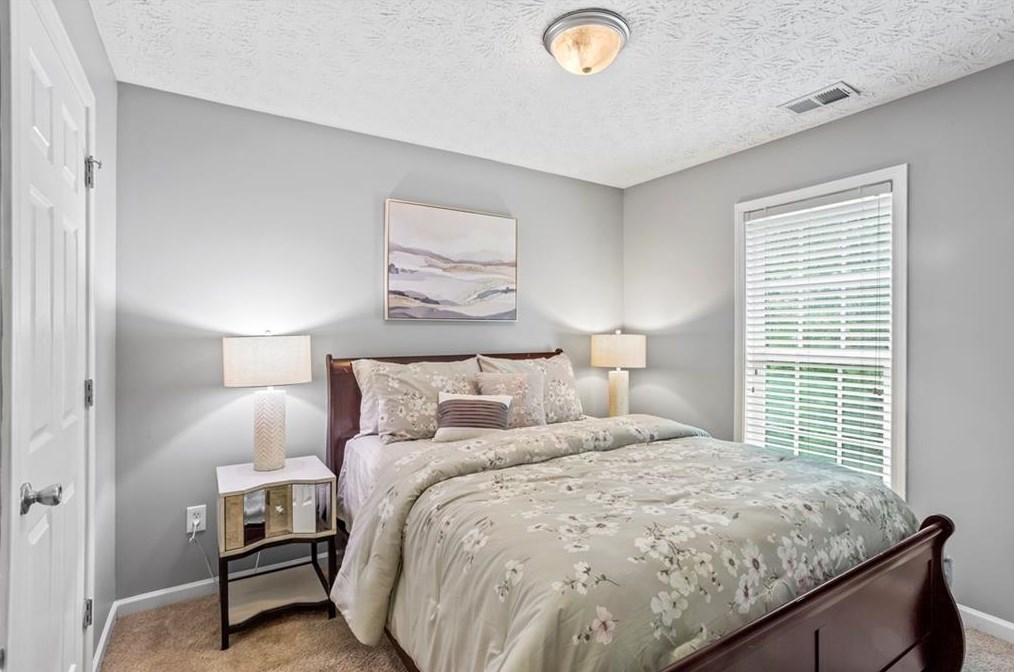 4030 Riverside Pkwy, Decatur GA  30034-6799 exterior