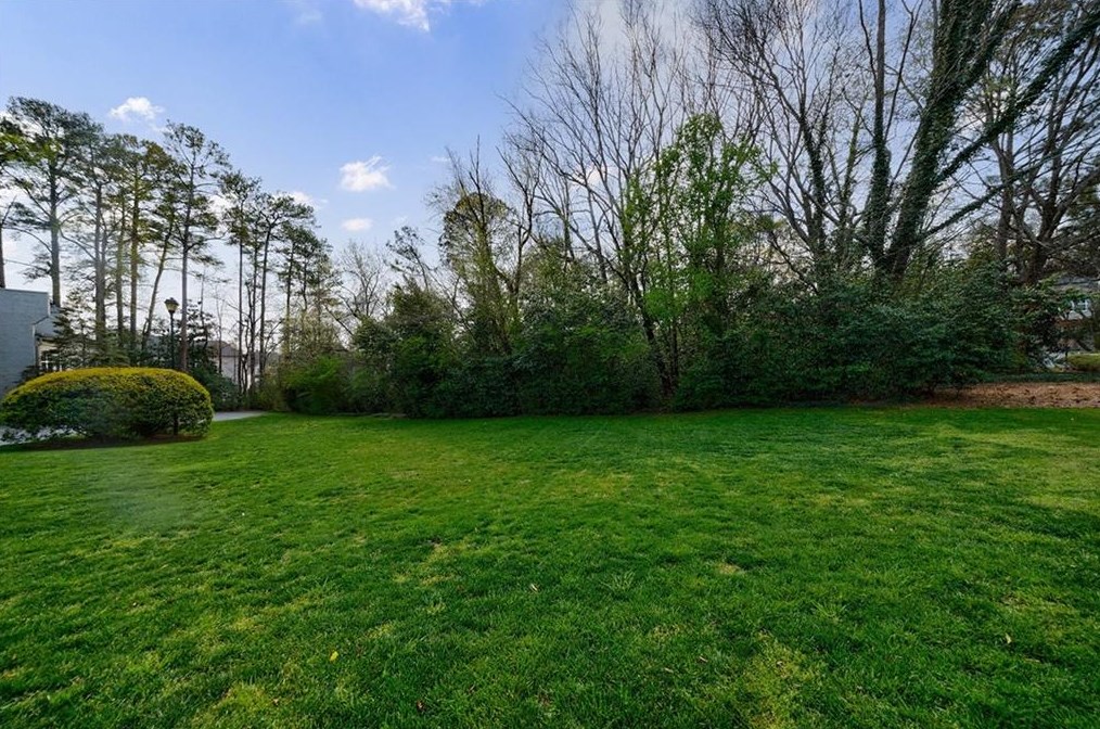 5996 Mitchell Rd, Atlanta GA 30328-4849 exterior