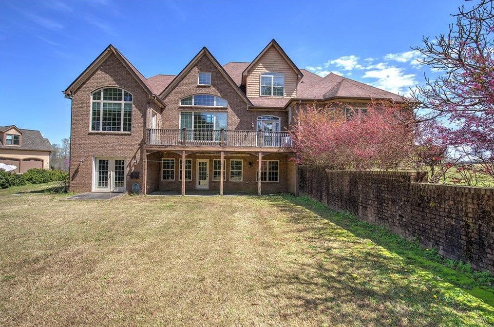 266 Fox Den Dr, Calhoun GA 30701-9568 exterior