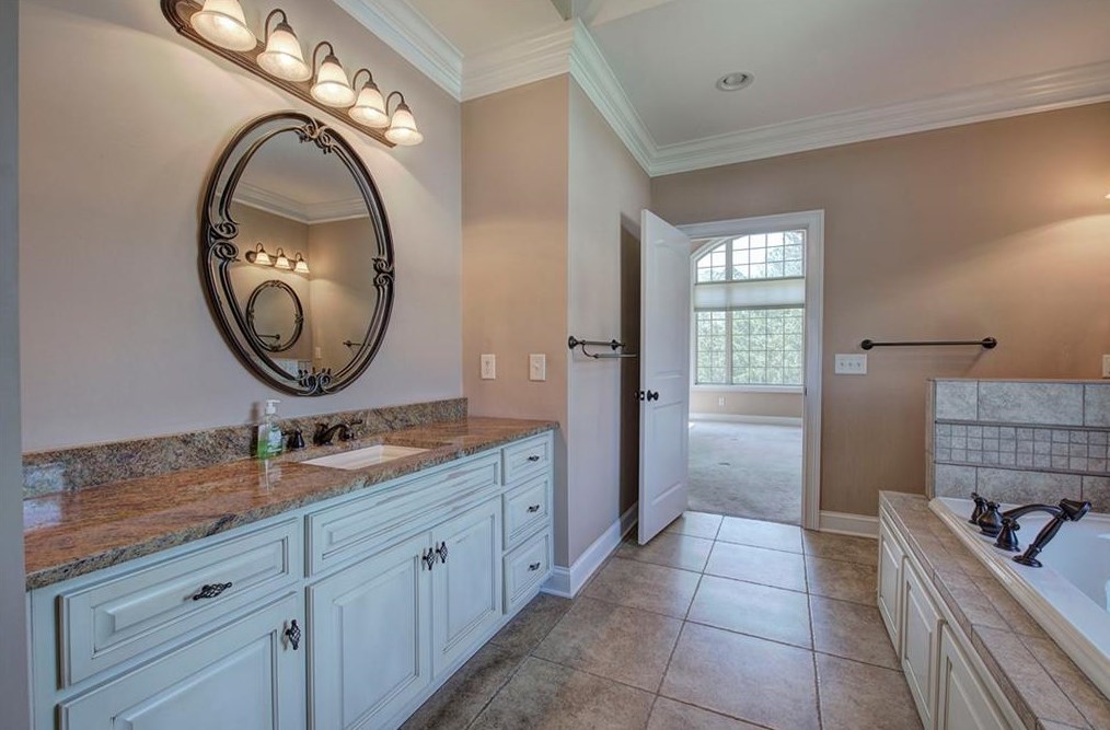 266 Fox Den Dr, Calhoun GA 30701-9568 exterior