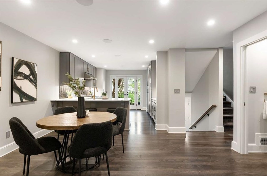 15 Sycamore Sta, Decatur GA  30030-2700 exterior