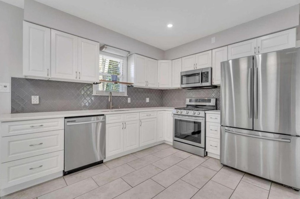 6 65 St, Savannah GA  31405-5207 exterior