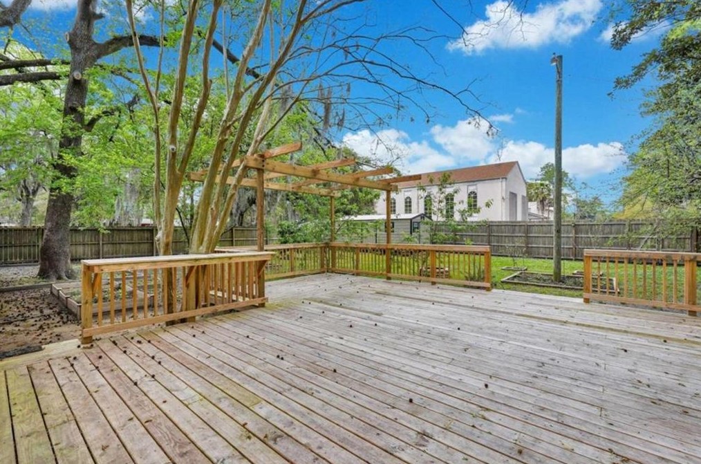 6 65 St, Savannah GA  31405-5207 exterior